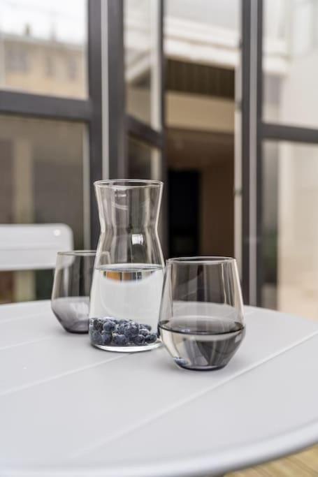 Apartamento Designer Loft In The City Center Riga Exterior foto