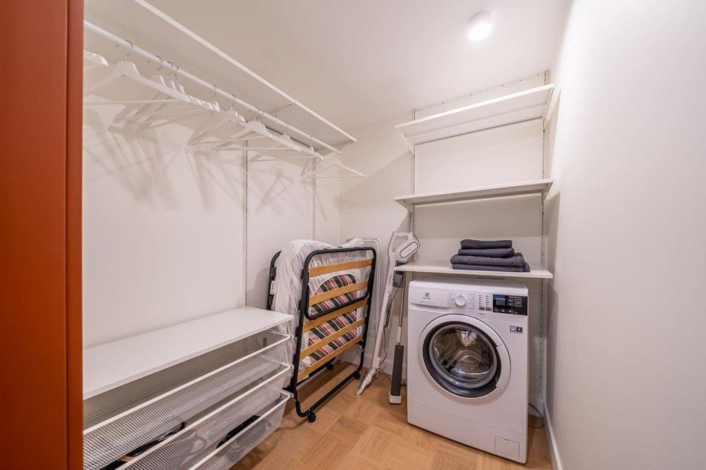 Apartamento Designer Loft In The City Center Riga Exterior foto