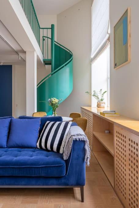 Apartamento Designer Loft In The City Center Riga Exterior foto